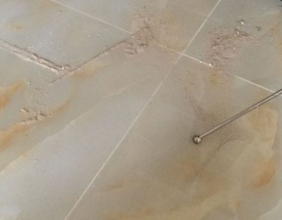 友好瓷砖空鼓维修公司分享粘合剂选择不当在瓷砖铺贴过程中可能导致以下问题