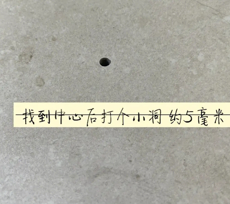 友好瓷砖空鼓维修公司专业解答在瓷砖铺贴过程中，如果砂料搅拌不均匀，将会带来以下问题
